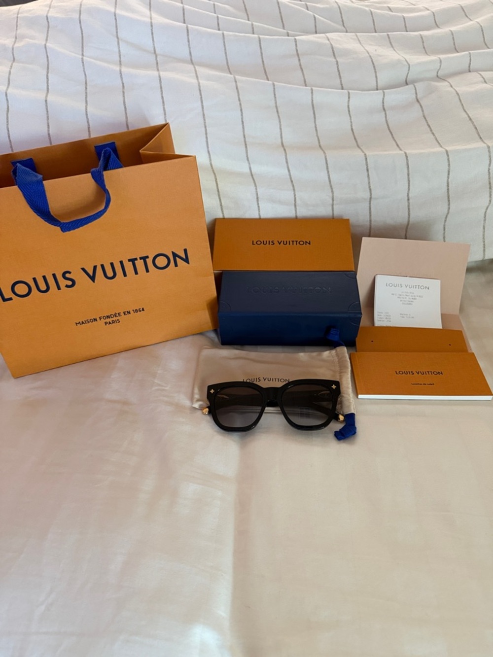 Louis Vuitton Black Square logo Sunglasses Authentic with receipt
